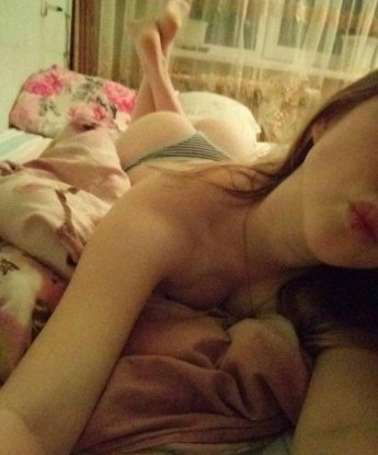 Я - та, кто реализует все твои развратные фантазии. Со мной ты окунешься в мир страсти и наслаждения. Я расскажу тебе, какое счастье испытывают мужчины рядом со мной 🌹. У меня есть много талантов и навыков, которые помогут сделать твою ночь яркой и запоминающейся. Незабываемый эротический массаж, О-пункт массажа, стриптиз, ролевые игры, фетиш - это лишь малая часть моих умений 😉. Люблю экспериментировать и открыта для новых приключений. Не забудь взглянуть на мои фотографии, чтобы понять, насколько я горячая и сексуальная. Гарантирую полную конфиденциальность и уютную атмосферу. Жду тебя в Москве, чтобы показать, что такое настоящий праздник для тела и души ❤️. Дарина