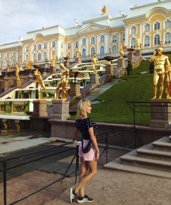 Опытна и умеющая слушать, я готова исполнить твои самые смелые желания. В моих услугах 💋: классический секс, оральные ласки, эротический массаж и многое другое. Я заботливая и отзывчивая, моя цель - принести тебе максимум удовольствия. Ознакомься с моими фото и отзывами, чтобы узнать больше обо мне. Жду встречи у себя в уютной квартире в центре Москвы 🏙️. Живу и работаю в Москве уже продолжительное время, поэтому без проблем могу встретиться с тобой и в других районах Москвы. Давай погрузимся в мир страсти и наслаждений вместе 😘💫. Даночка